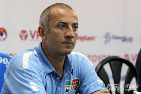 Thầy Giôm: Phạm lỗi với Công Phượng, thủ môn SHB Đà Nẵng đáng nhận thẻ đỏ