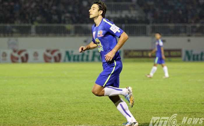 Vượt mặt Công Phượng, Xuân Trường, ngoại binh HAGL lập tức bị chê