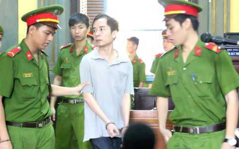 Kẻ giết vợ bằng 6 con dao bị y án tử