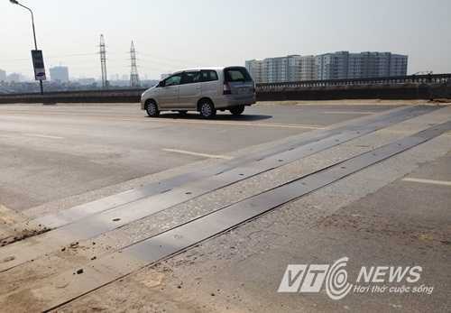 Tiếng 'dội bom' trên cầu Thăng Long: Nhận 'lệnh' Bộ trưởng Thăng, thi công liên tục 3 ca