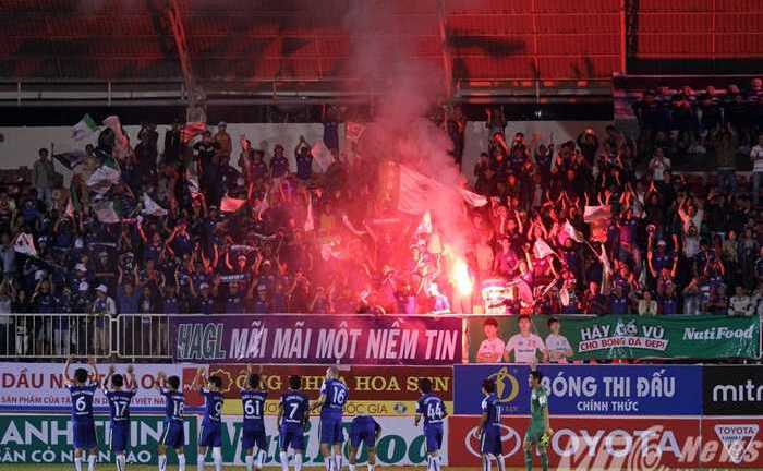 HAGL lần thứ hai lĩnh án phạt