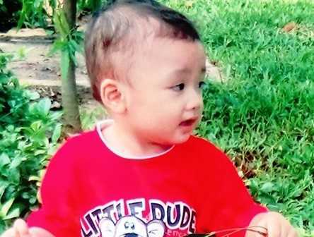 Hôm nay, bé trai bị bỏ rơi trên taxi được trao về gia đình