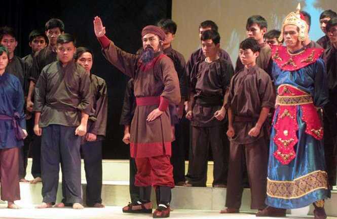 Vở cải lương Mai Hắc Đế: Đưa khán giả đương đại sống cùng lịch sử