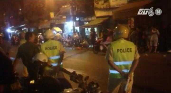 Video: Hơn 100 cảnh sát truy bắt kẻ giết người trong đêm