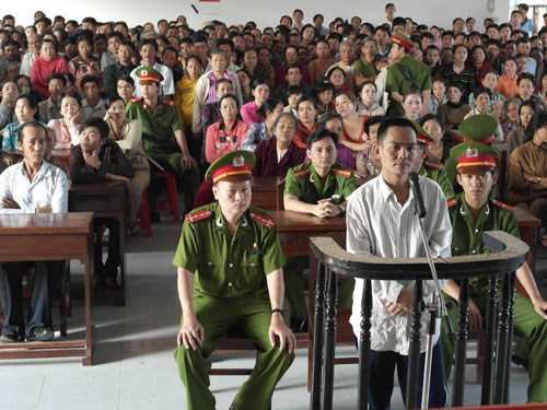 Nghịch tử sát hại cha bỏ vào giỏ lãnh án chung thân