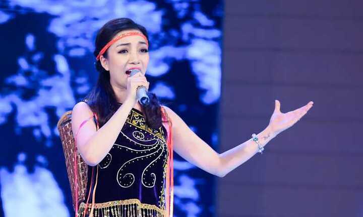 Phạm Thu Hà được khen khi làm mới Tiếng đàn Ta Lư