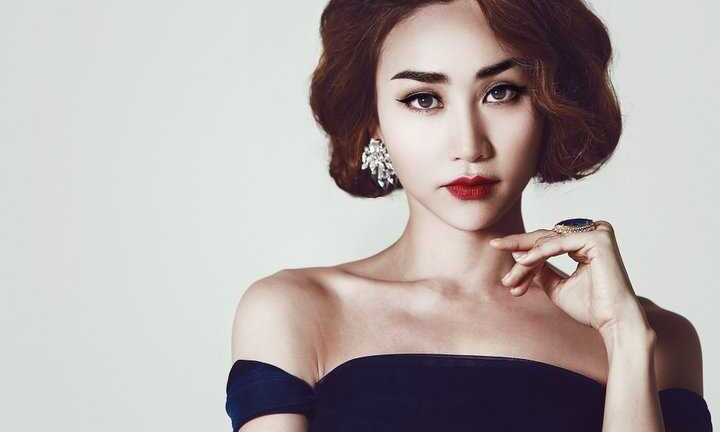 Ngân Khánh chia sẻ ý tưởng về thiệp cưới độc đáo