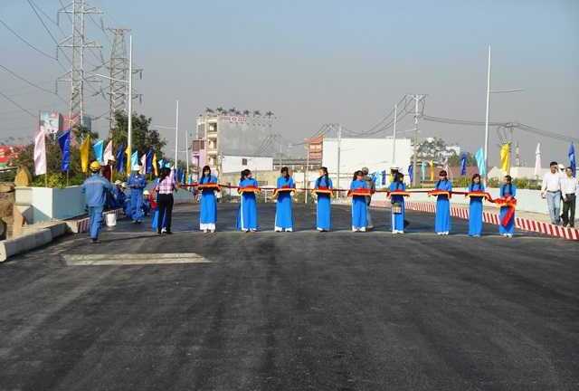 Chính thức thông xe cầu Ông Buông 1