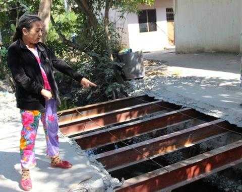 Chính quyền phá vỡ cây cầu tự dân xây dựng: Câu trả lời bất ngờ