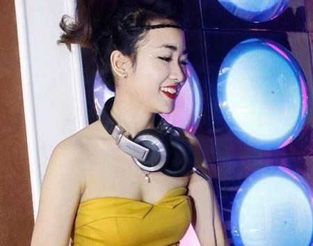 Nghề DJ gây sốt bởi sự xuất hiện của những cô gái xinh đẹp