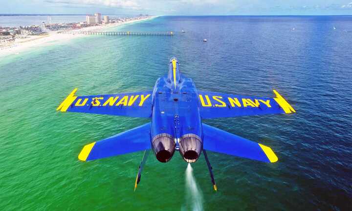 Chiêm ngưỡng 'Những thiên thần xanh' của Mỹ 'nhảy múa' trên bầu trời