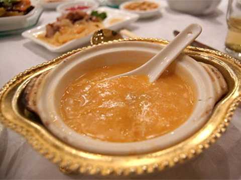 Biếu Tết quà gì để sếp nữ vui vẻ?