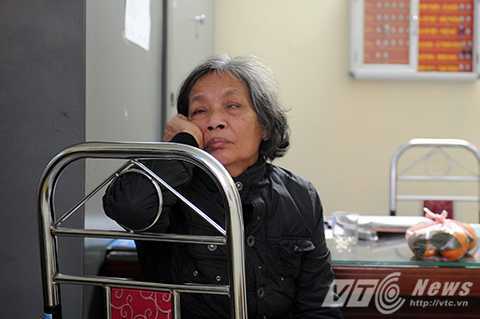 Hà Nội: Một bà cụ đi lạc chưa tìm thấy người thân