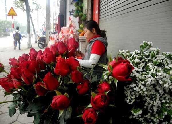 Thị trường Valentine 'buồn' ngày cận Tết