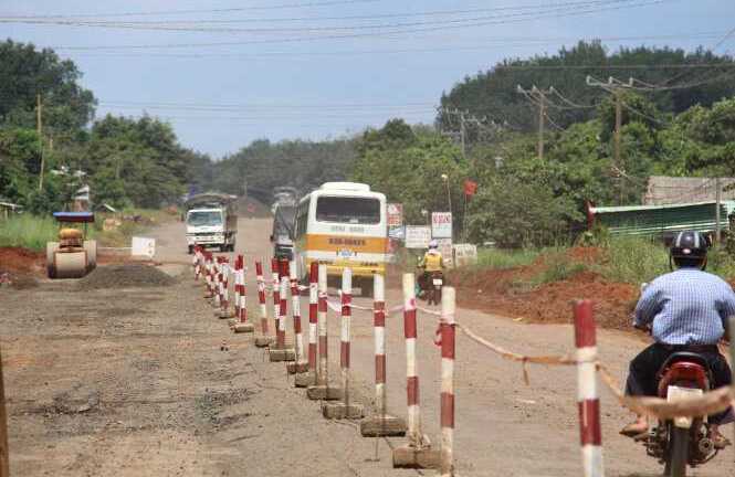 Rút ngắn nghỉ Tết để thi công nhanh quốc lộ 14