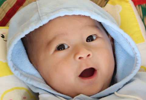 Cuộc sống của cháu bé văng khỏi bụng mẹ giờ ra sao?