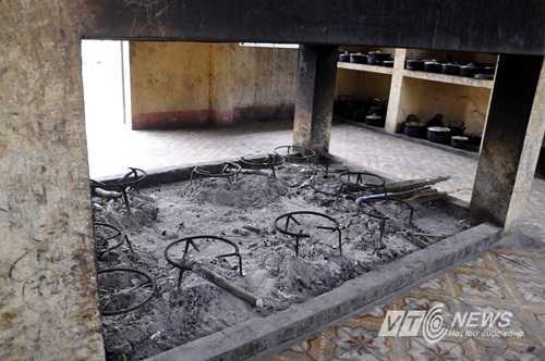 Chuyện 'tắc đường' ở nhà bếp của trường học vùng cao