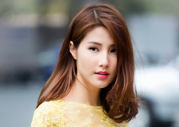 Diễm My 9x đẹp rạng rỡ sau khi quay lại với người yêu