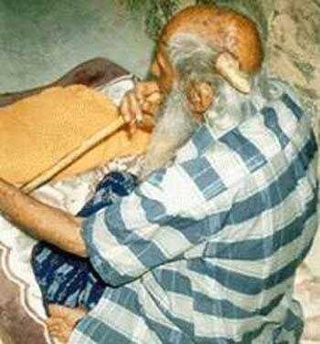 Cụ ông 102 tuổi mọc sừng trên đầu