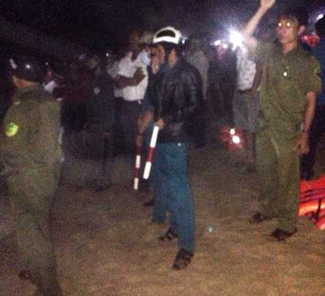 Tắm biển, thanh niên bị sóng cuốn trôi