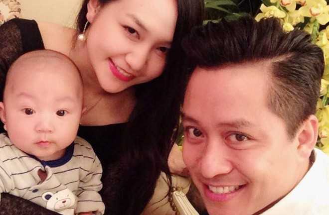Tuấn Hưng khoe vợ đẹp, con xinh ngày đầu xuân
