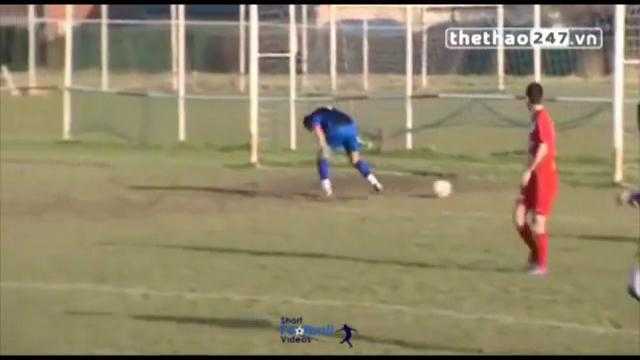 Clip: Pha phản lưới nhà tồi tệ không tin nổi