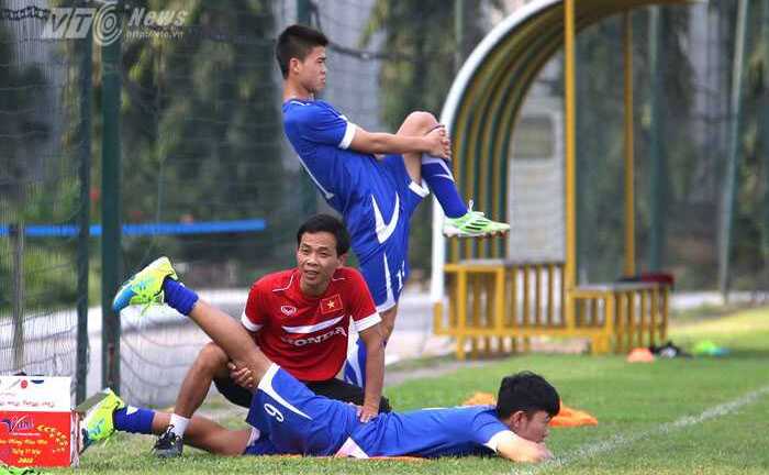 HLV Miura hủy buổi tập, giảm tải cho trò cưng