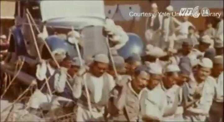 Nghề vác ôtô qua núi