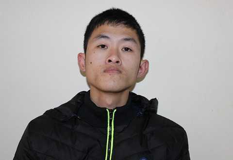 Đấm tài xế túi bụi, cướp sạch tiền trong ví