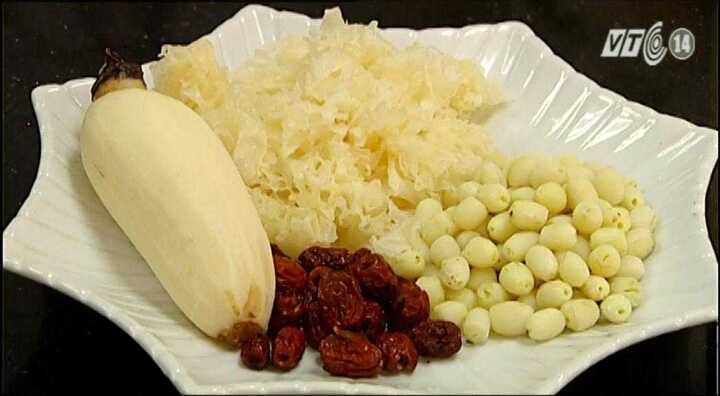 Củ sen hầm táo đỏ - Món ăn thanh lọc cơ thể sau Tết