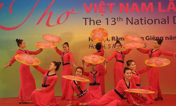 Ngày thơ Việt Nam 2015: Thi ca có khả năng kì diệu