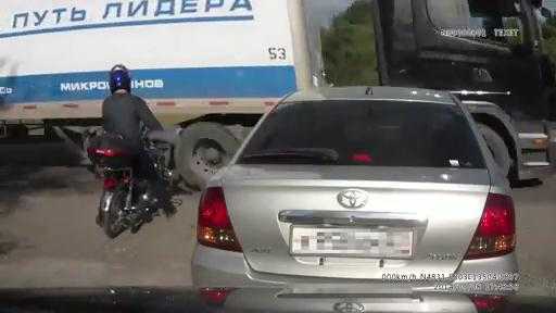 Môtô mới tinh tan tành sau 3 giờ mua