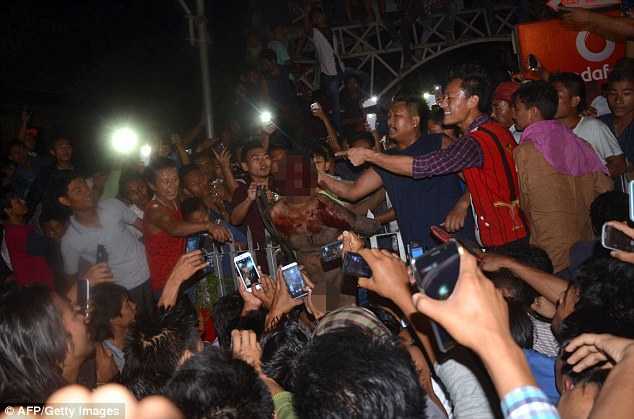 Cướp ngục, kết liễu kẻ hiếp dâm nữ sinh ngay trên phố