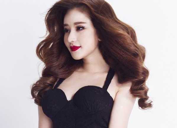 8/3 đặc biệt và ý nghĩa của các hot teen Việt