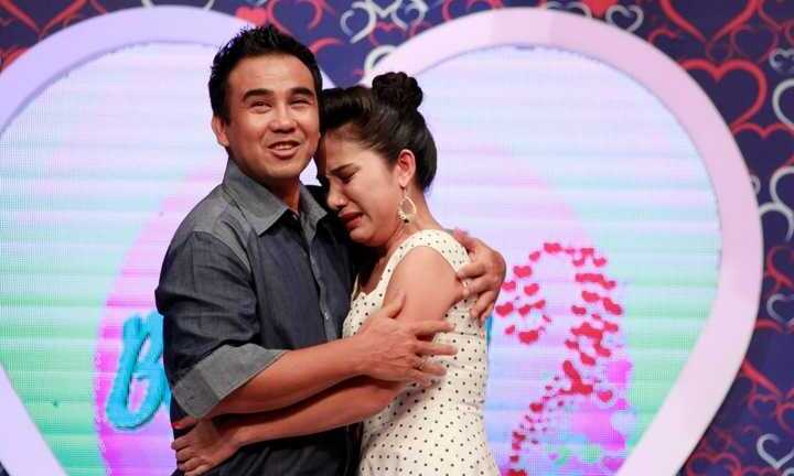 Quyền Linh lặng người khi Cát Tường khóc trên sân khấu