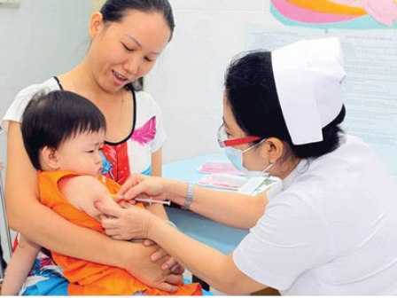 Bộ Y tế chỉ đạo tiêm vắc xin miễn phí tại điểm tiêm dịch vụ