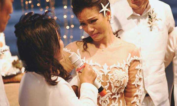 Phương Vy: 2 tháng mẹ cặm cụi đính từng chiếc hạt lên váy cưới