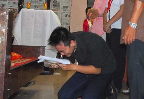 Tàu hỏa đâm đứt lìa ô tô: Hàng xóm tiếc thương cho gia đình lái tàu gương mẫu