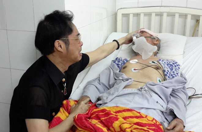 Ngọc Sơn hủy toàn bộ show vì ba bệnh nặng