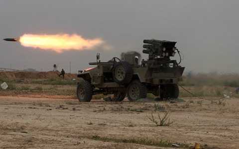 Giao tranh dữ dội với IS, quân đội Iraq nhích từng bước