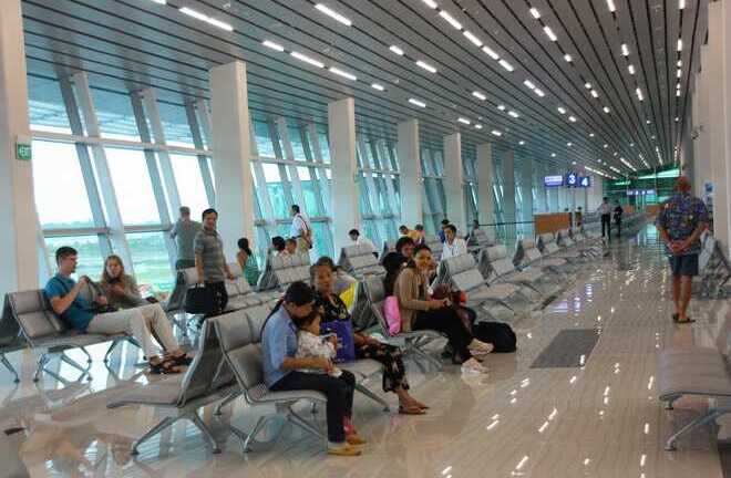 Chuyến bay trễ giờ: 'Trăm dâu' đổ đầu… hãng hàng không?