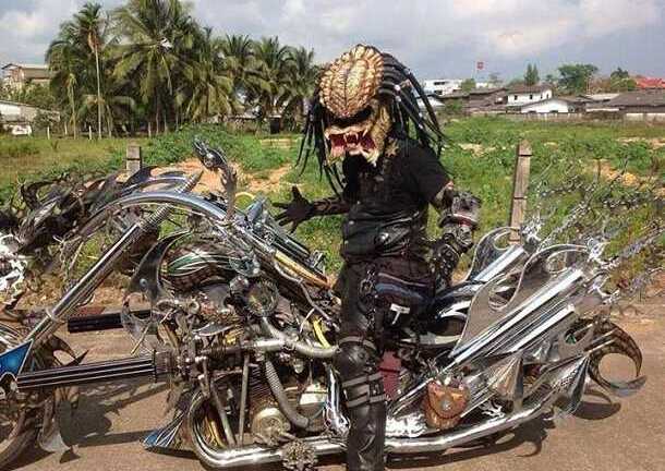 Quay được 'quái vật' trên đường phố Thái Lan