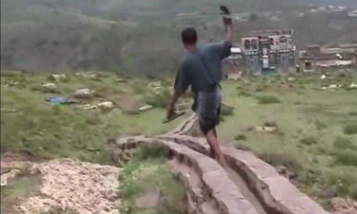 Kinh ngạc xem trượt máng theo phong cách Yemen