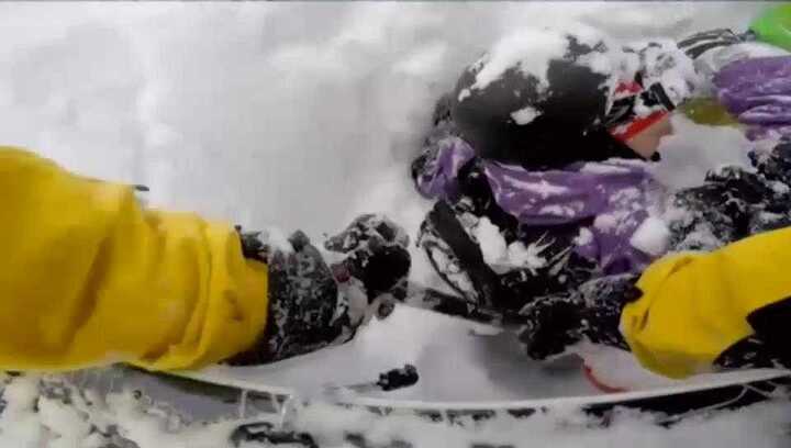 Thoát chết thần kỳ khi bị vùi trong tuyết