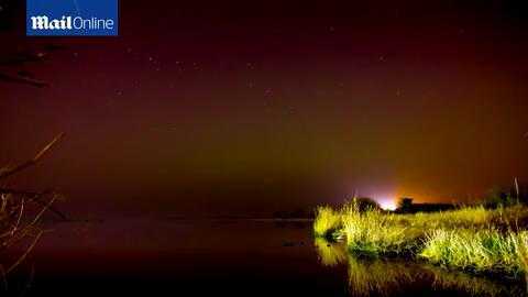 Chiêm ngưỡng cực quang kỳ ảo trên bầu trời Ireland