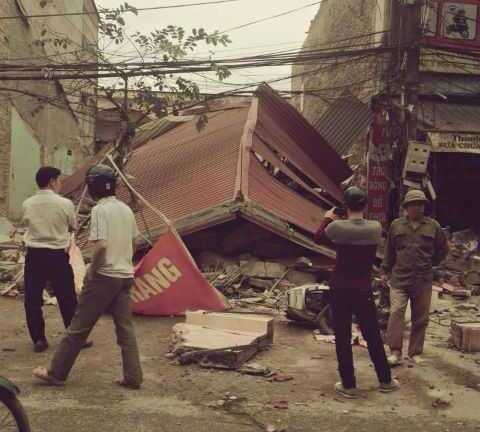 Ngôi nhà 3 tầng đổ sụp giữa thành phố Bắc Giang