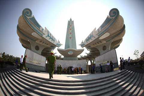 Quảng Nam: Khánh thành tượng đài liệt sỹ nhân kỷ niệm 40 năm giải phóng