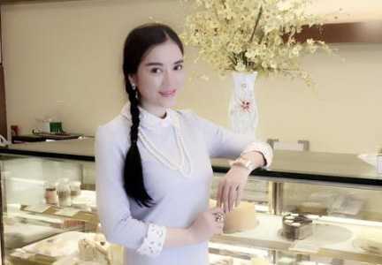 Lý Nhã Kỳ khoe thân hình thon gọn, đập tan tin đồn bầu bí