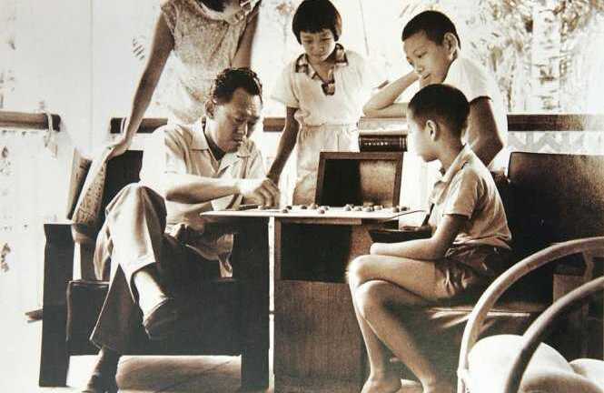 Bí quyết dạy con thành công của ông Lý Quang Diệu