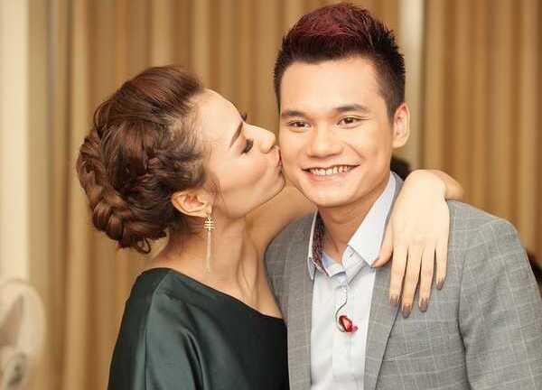 Khắc Việt lên tiếng về quan hệ với chân dài Hồng Quế